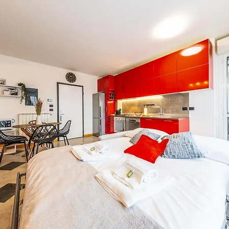 דירה Santa Giulia Bright With 2 Terraces