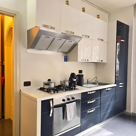 Yr - Nolo Apartmán *