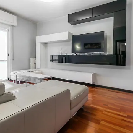 Apartmán New Near Station 3 Bedroom *