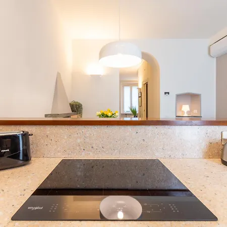 Stylish Apartment-near Corso Como-metro Garibaldi * ميلان