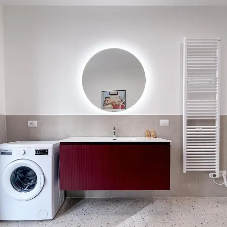 아파트 Orange In The Heart Of