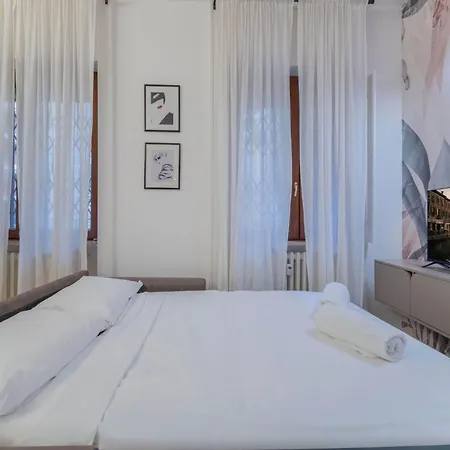 Paganini 4 Exclusive - 2 Bedroom And 2 Bathroom Milano