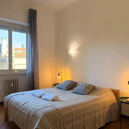 3 Bedrooms Separate 1 Min Walk From Brera, 15 Min Duomo Milano