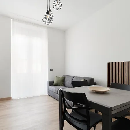 Guesthost - Modern Flat In Vigentino * 米兰