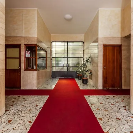 Designer Between Brera And Arco ميلان