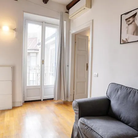 Appartement Duomo Charming Maison With Private Terrace - A Unique Milanese Experience