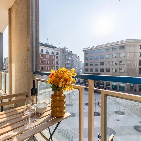Duomo-navigli 8 Min Walk - With Terrace Appartamento Milano