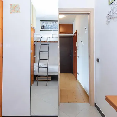 I-host 2br With Balcony Porta Romana