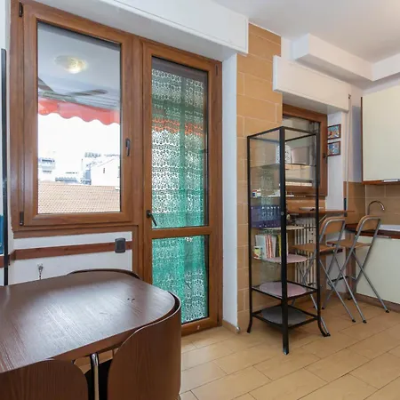 I-host 2br With Balcony Porta Romana Милан
