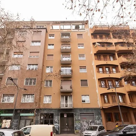 Vintage Chic Flat Steps From Fiera & Wi-fi * Milán