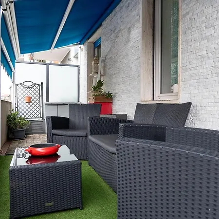 Family 2br With Balcony, Near Metro