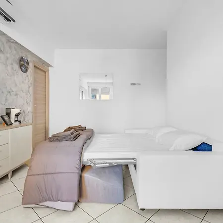 Zan20 Comfortable & Bright In - Great Location *