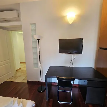 Three-room In Tortona District Apartment