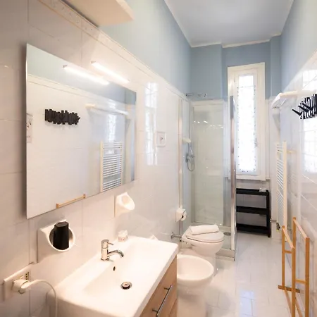 Design & Comfort Near Station * Milão