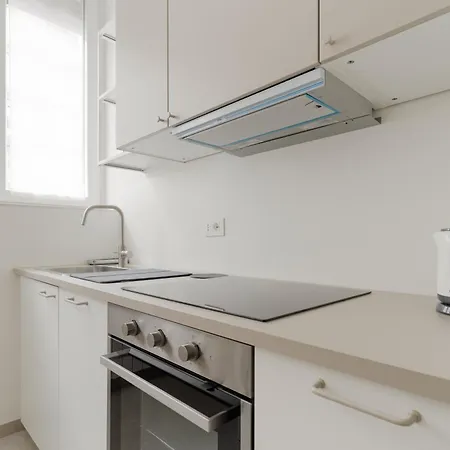 Guesthost - Comfy Flat Near Gambara Mm1 Lägenhet Milano