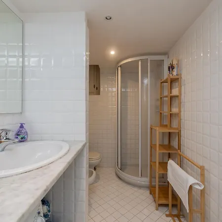 Comodo E Confortevole Loft A Due Passi Dal Duomo Di E I Navigli Lägenhet *