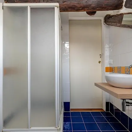 Elegante Mansarda Tra Navigli E Via Tortona Apartamento