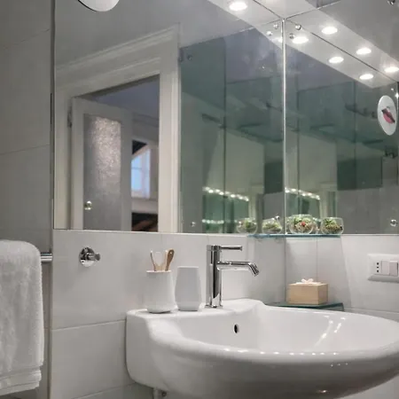 Bright Attic 120sqm In Garibaldi Quarter Milano