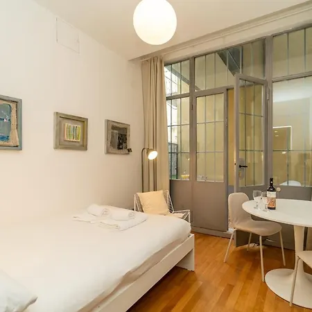 アパート Atelier In Piazza Castello With Private Terrace ミラノ