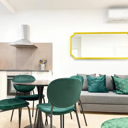 Apartamento The Boutique Houses - San Siro With Private Parking - Bande Nere M1 Metro Direct To Duomo- Apartments Milan City Center *