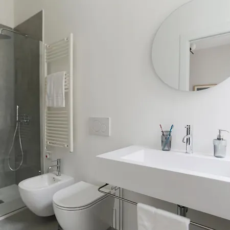 The Rent - Characteristic Three-room Near Via Washington * Milano
