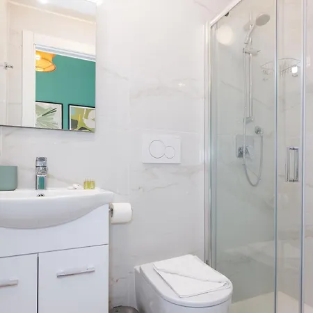 Habesha Flats - A Quiet Retreat Just Steps From The Metro M1 Appartement