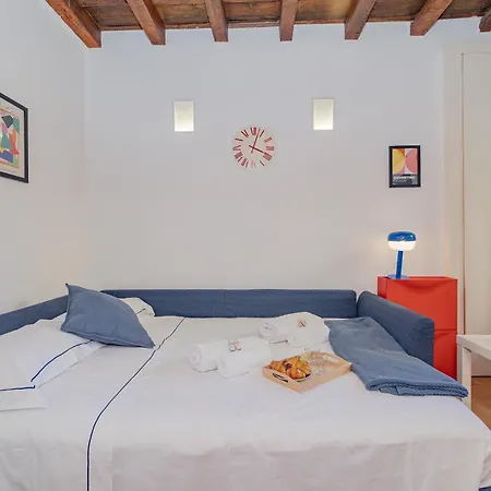 Apartment 2 Bdr Flat - Direct Tram 15 Min Duomo *