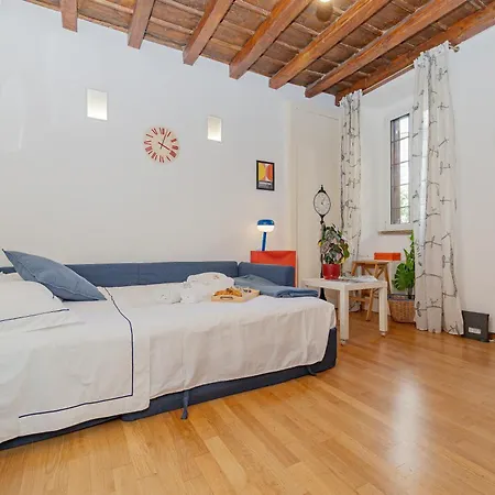 2 Bdr Flat - Direct Tram 15 Min Duomo * Milan