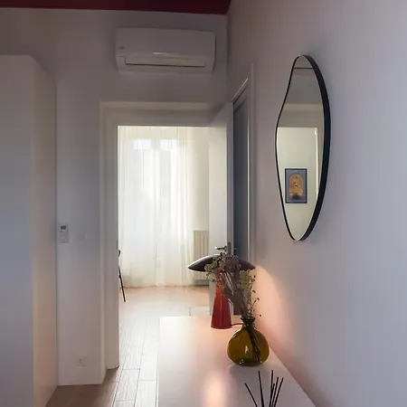 Modern Design Near Metro, Center * Milão