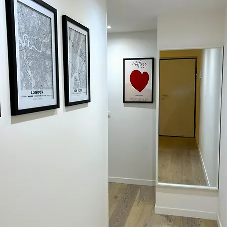 Modern Apt, 25 Min Duomo, Metro 5 Min & Wifi Appartement Milan