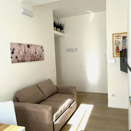 Appartement Modern Apt, 25 Min Duomo, Metro 5 Min & Wifi Milan