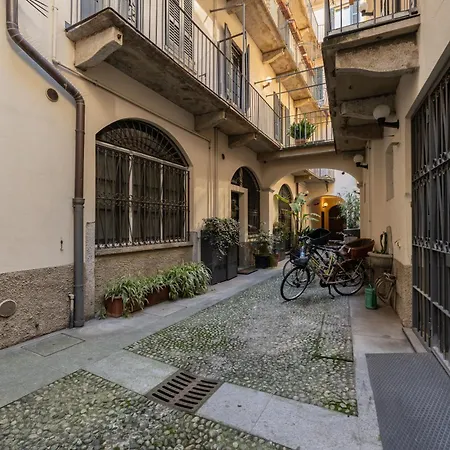 Lägenhet Comodo E Confortevole Loft A Due Passi Dal Duomo Di E I Navigli *