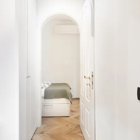 Easylife - - Carso 14 - Sant' Ambrogio * Mailand