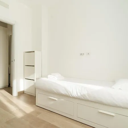 Guesthost - Spacious Balcony X6 דירה *