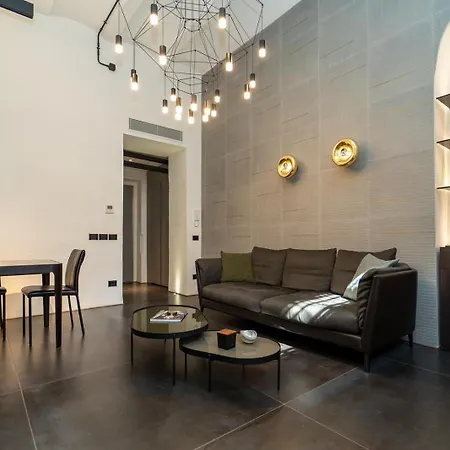 Elegant And Spacious Loft Downtown In The Fashion District * Milano