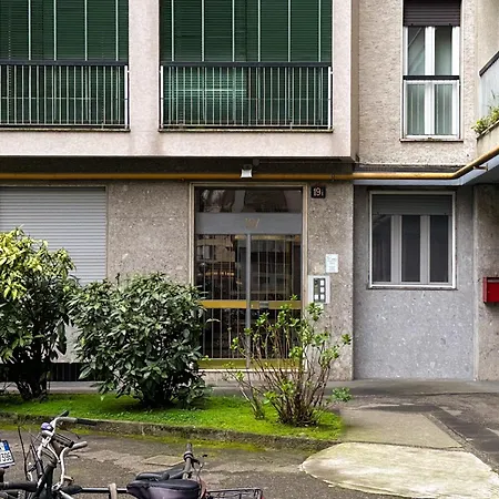 Boutique 60mq Tra Sempione & Citylife With Space * Milánó