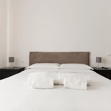 Guesthost - Cosy Calvairate & Porta Romana Milano