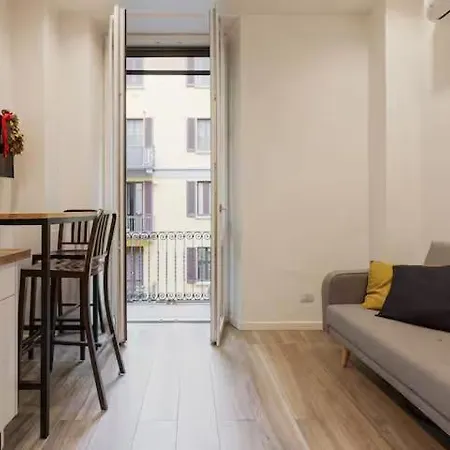 Montenero 73 - Free Wifi - Duomo & 5 Giornate Apartment