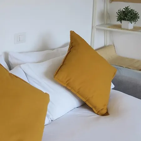 Urban House Romolo Garden View - Navigli 아파트 *