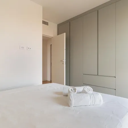 Apartamento Guesthost - Modern Terrace Flat Lambrate *