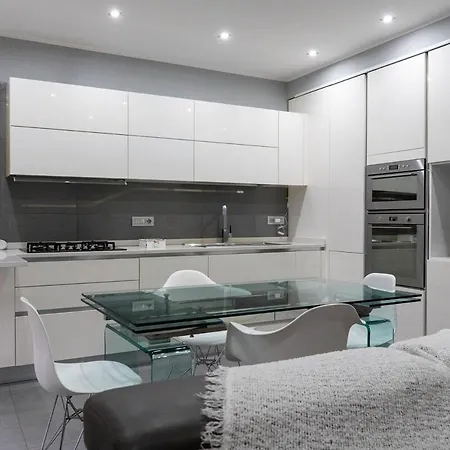 Lägenhet Family 2br With Balcony, Near Metro