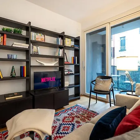 Апартаменты Duomo-sempione, Luxury With Balcony - M5 *