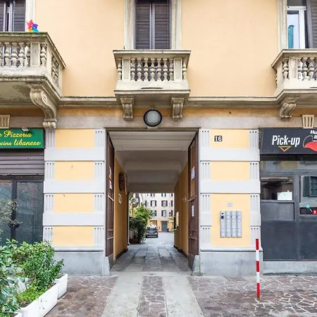 I-host Elegant Flat Near Bocconi & Center Daire *