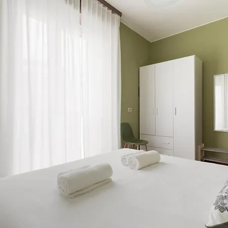 Appartamento Guesthost - Porta Romana Balcony Flat