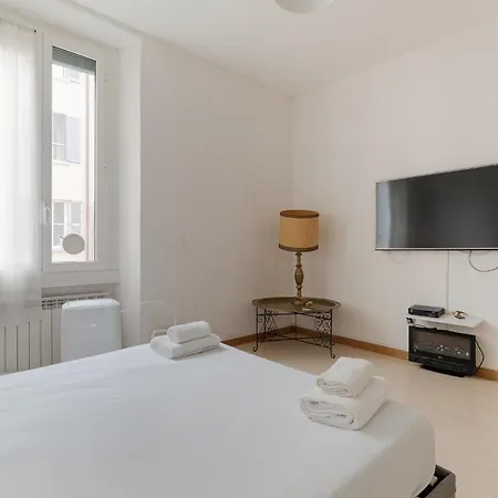 Guesthost - Cozy Near Mm1 Apartment *