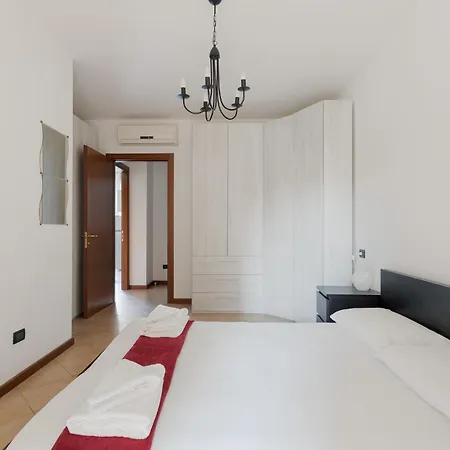 Guesthost - Rogoredo Cozy Flat With Garden דירה *
