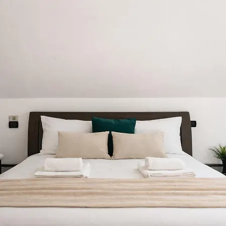 Attico I 7 Campanili - Centro Storico Apartamento Milão
