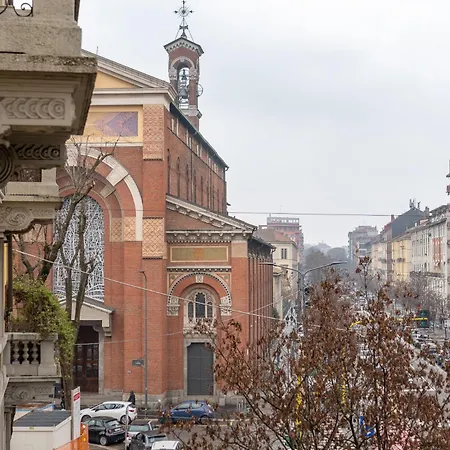 Apartamento Three-room Flat With Balcony In Porta Romana *