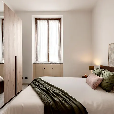 Bilocale Elegante E Luminoso In Via Gallura * 米兰