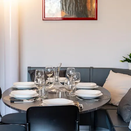 Vivimihome-norico 2 Bedrooms 1 Bathroom With Balcony * Milano